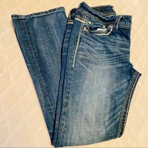 Daytrip Lyra Style Bootcut Medium Wash Jeans Size 31L